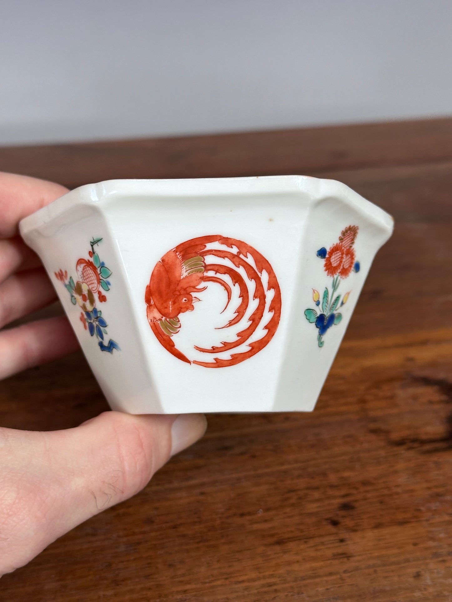 Antique Japanese Pair Kakiemon Porcelain Hexagonal Bowls Edo 17th c Imari Arita