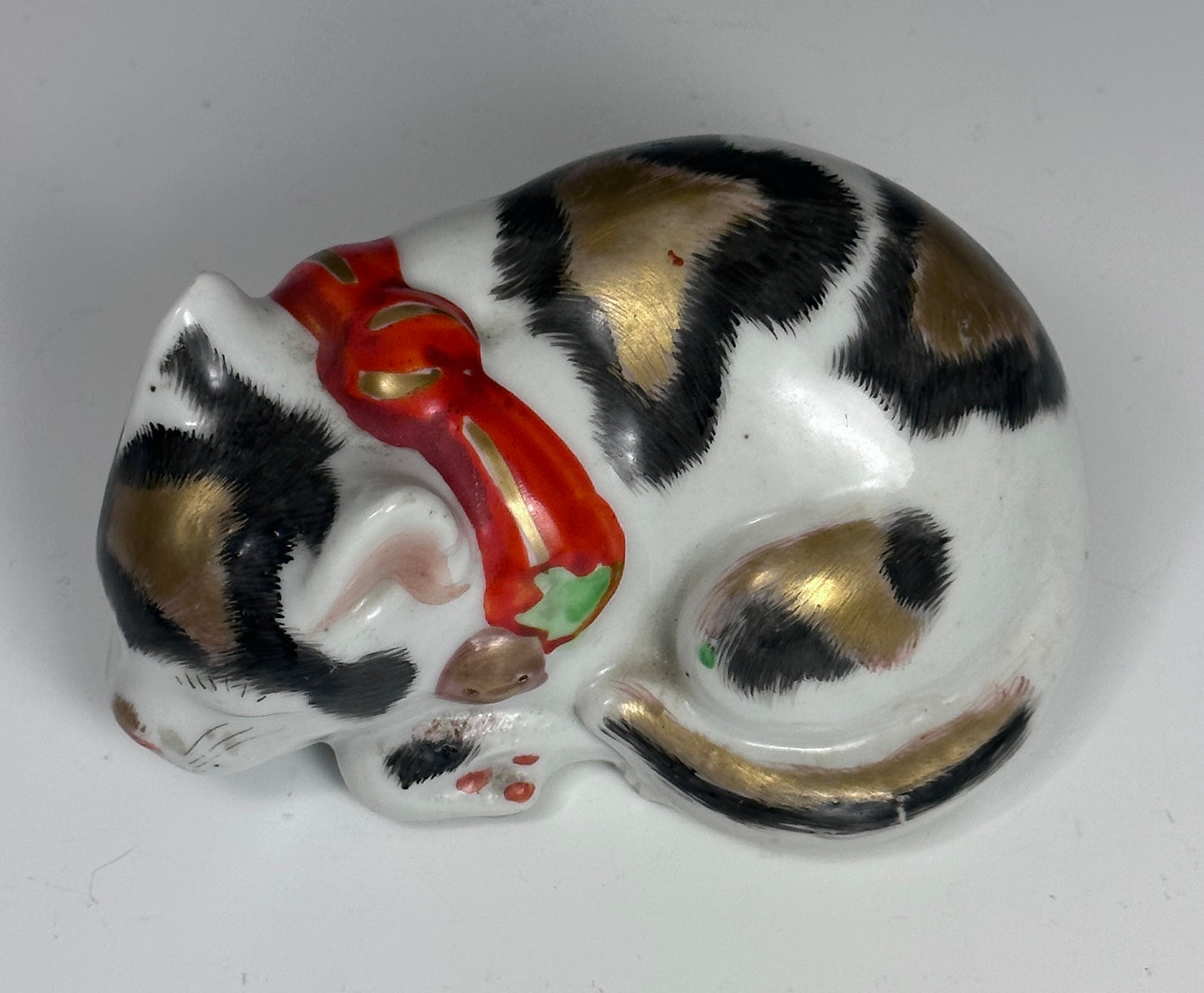 Antique Japanese Porcelain Maneki Neko Sleeping Cat Kutani Seto Meiji 19th