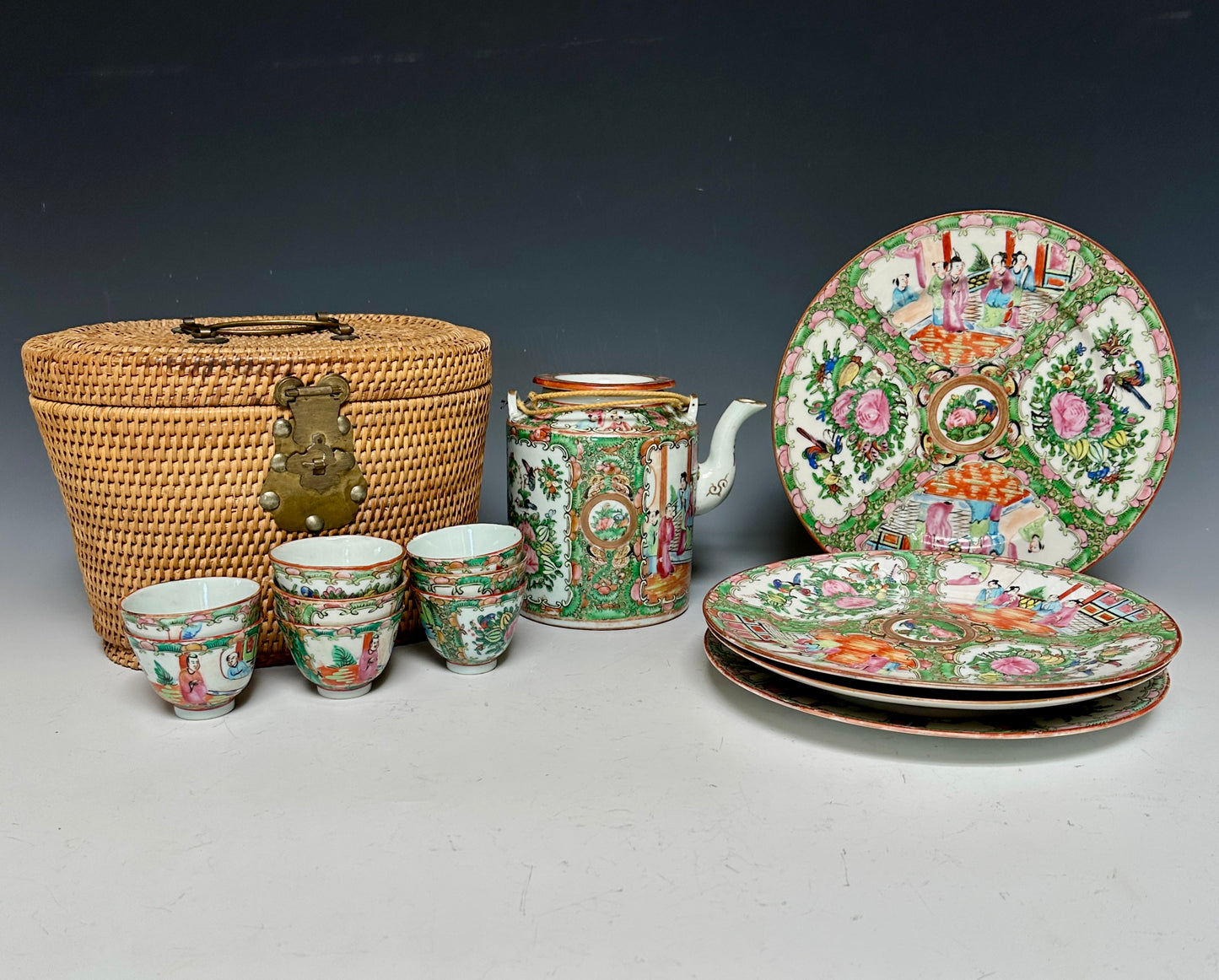 Antique Chinese Porcelain Tea Set Rose Medallion Teapot 8 Cups 4 Dinner Plates