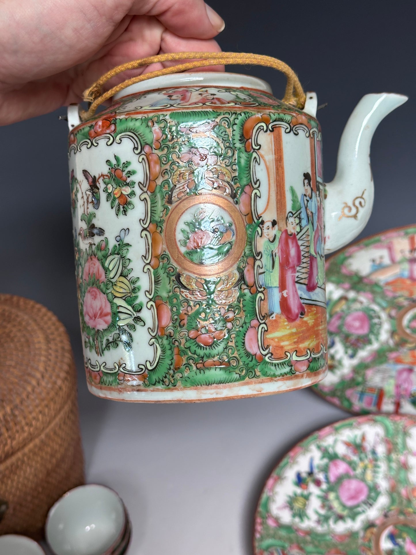 Antique Chinese Porcelain Tea Set Rose Medallion Teapot 8 Cups 4 Dinner Plates