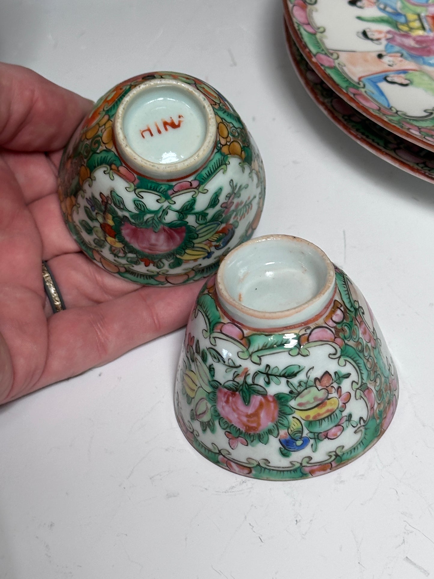 Antique Chinese Porcelain Tea Set Rose Medallion Teapot 8 Cups 4 Dinner Plates