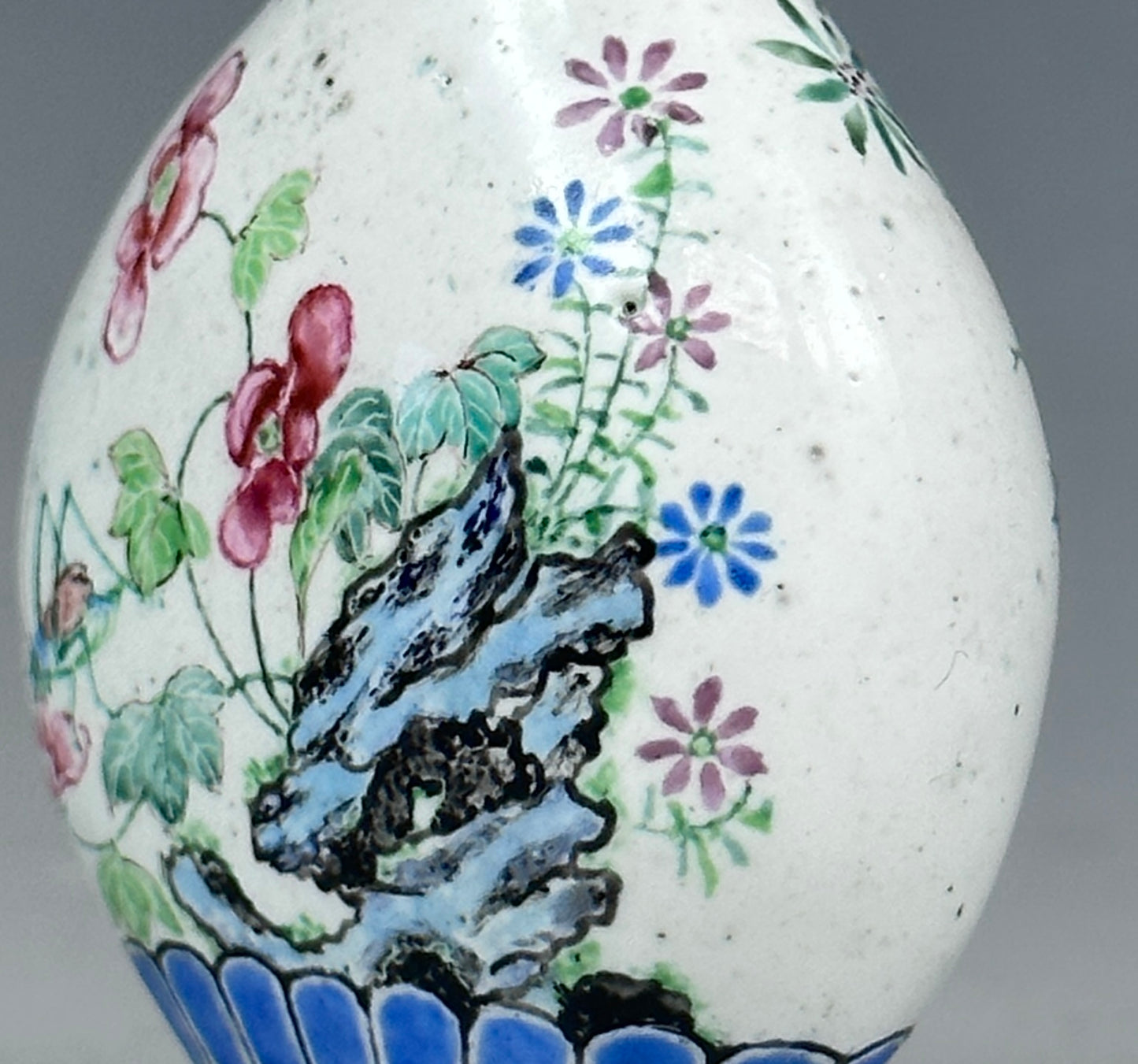 SOLD Antique Chinese Canton Enamel Cricket Snuff Bottle Qianlong Mark and Period V&A Museum 18th century
