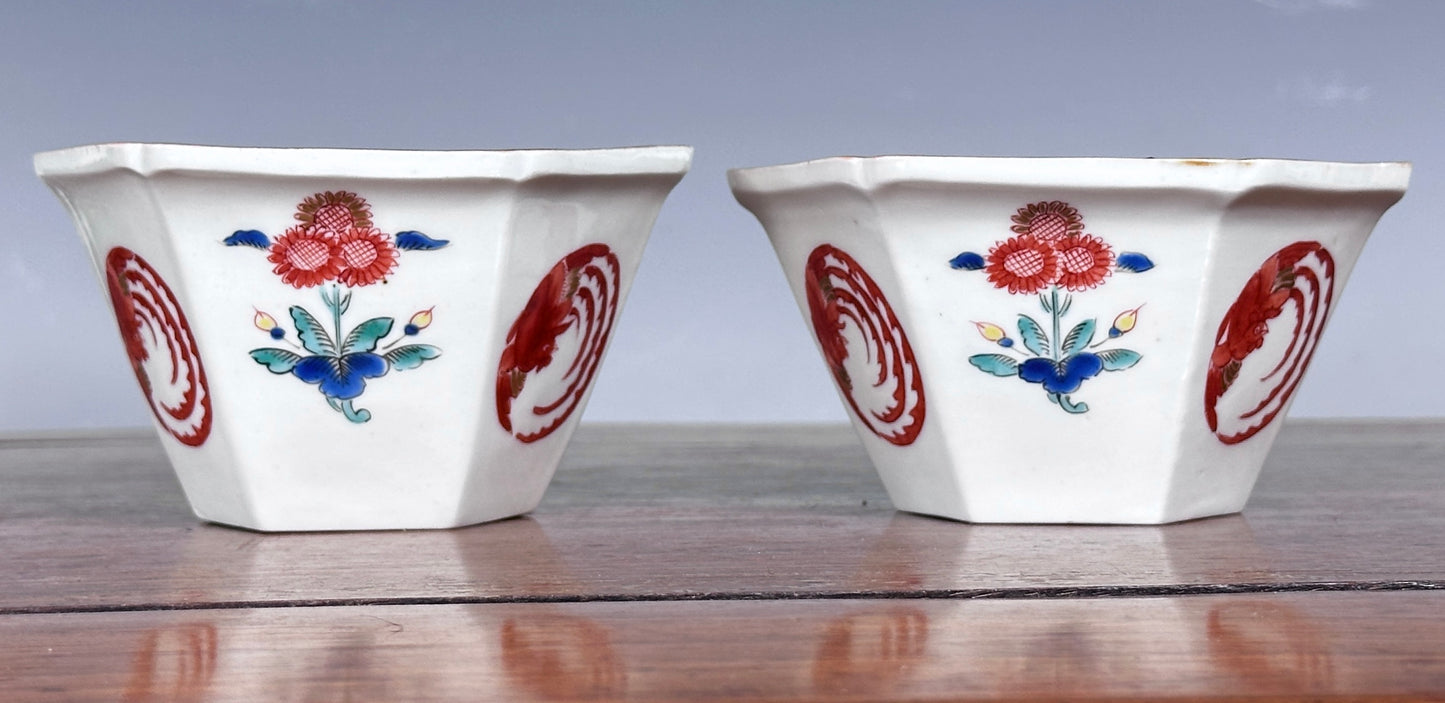 Antique Japanese Pair Kakiemon Porcelain Hexagonal Bowls Edo 17th c Imari Arita